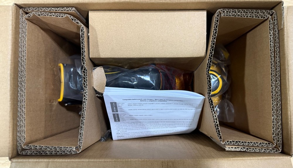 New! DEWALT 20v Max Wireless Handheld Planer (DCP580B)