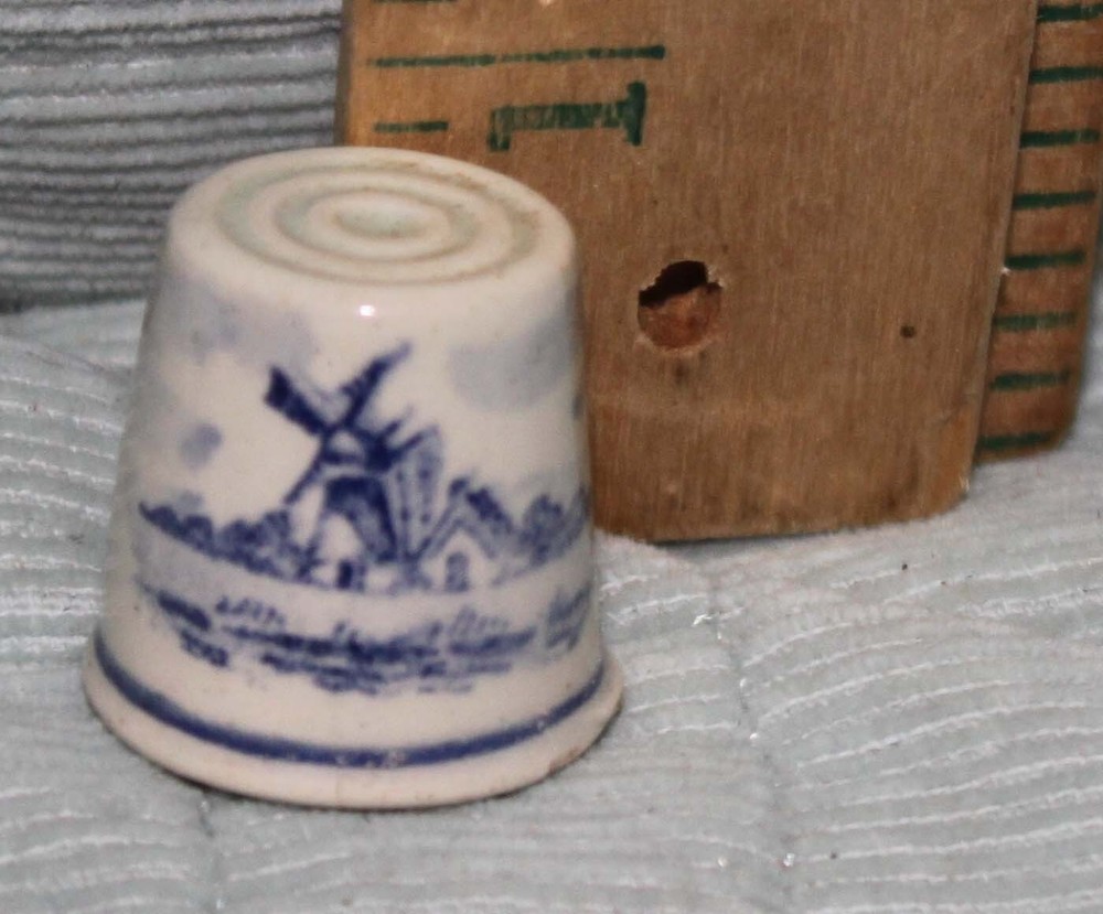 Windmill Blue & White Holland Ceramic Thimble Fast Shipping