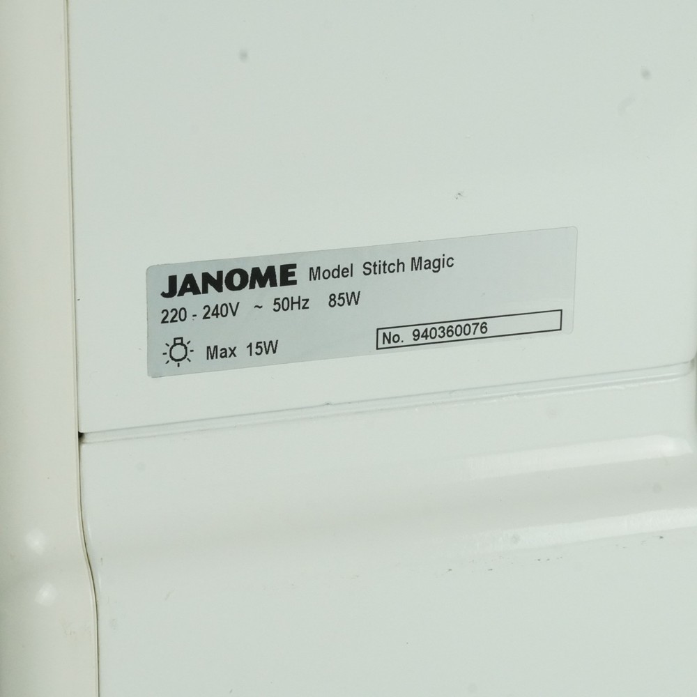 Usha Janome Automatic Stitch Magic Sewing Machine with 57 Stitch Function w/Case