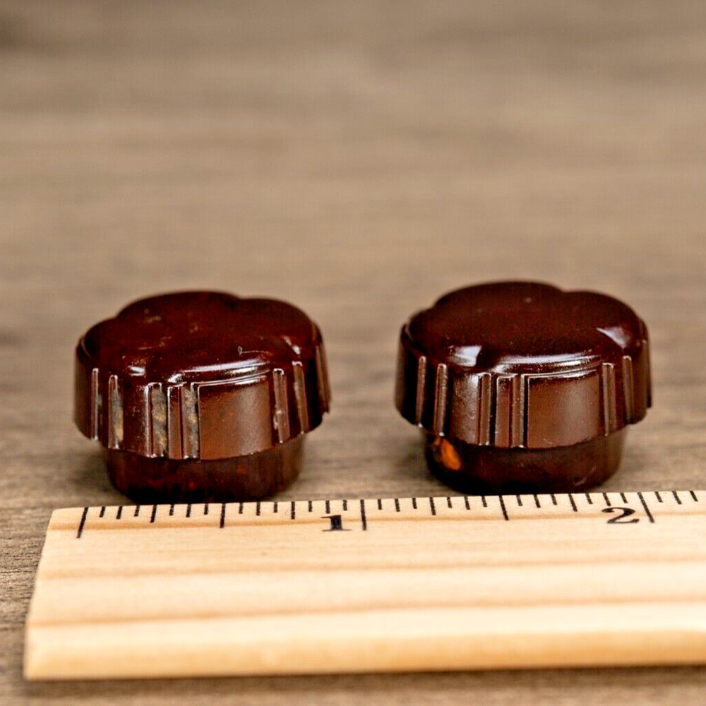 Radio Knobs 1930s-40s Deco Clover Shape Bakelite 2pc 1/4" opening w / Set Screw