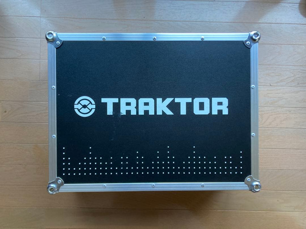 Native Instruments Traktor Kontrol S4 MK1 DJ Controller Case Headphone Tested