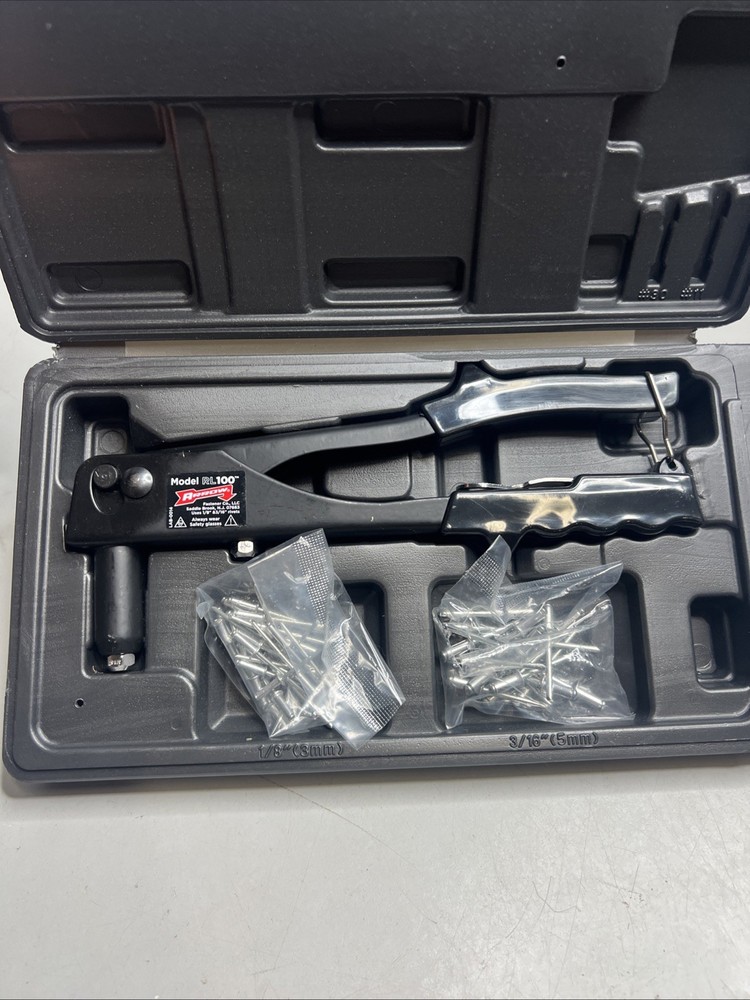 Arrow RL100 1/8" & 3/16" Rivet Tool w/ rivets & case