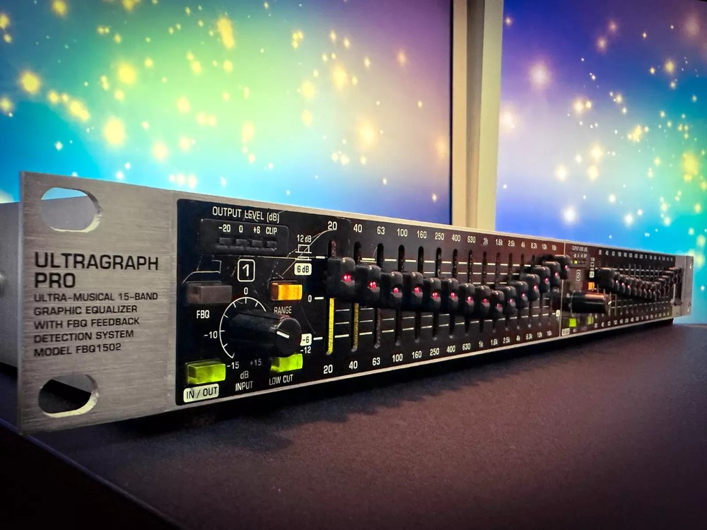 Behringer FBQ1502 Stereo Graphic Equalizer XLR Inputs