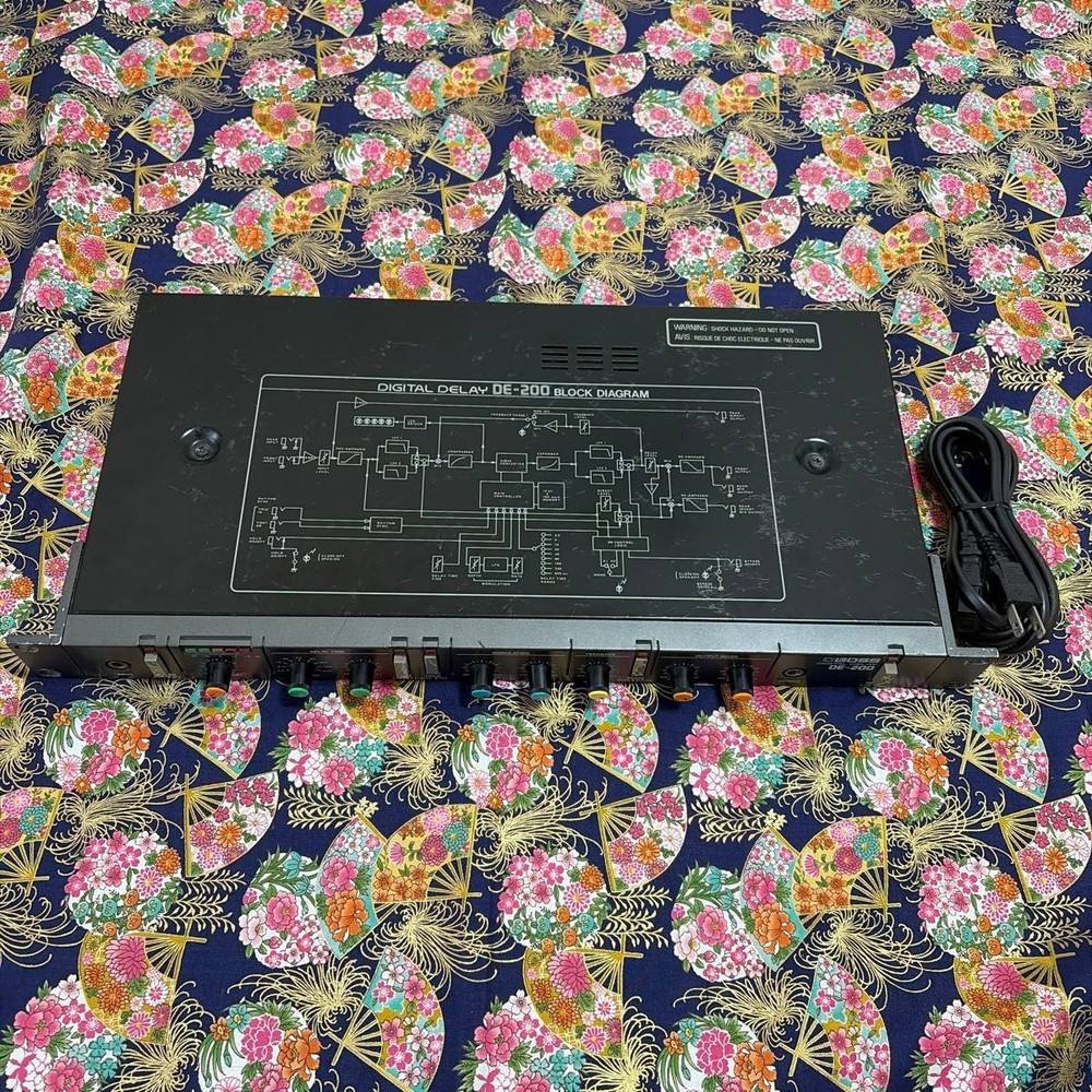 BOSS DE-200 Digital Delay effecter shipped from Japan