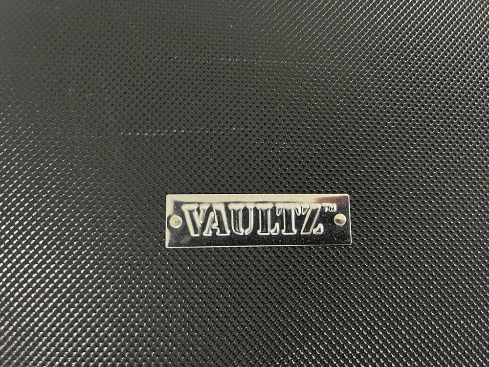 Vaultz Metal CD Storage Case Black with Lock and Shoulder Strap