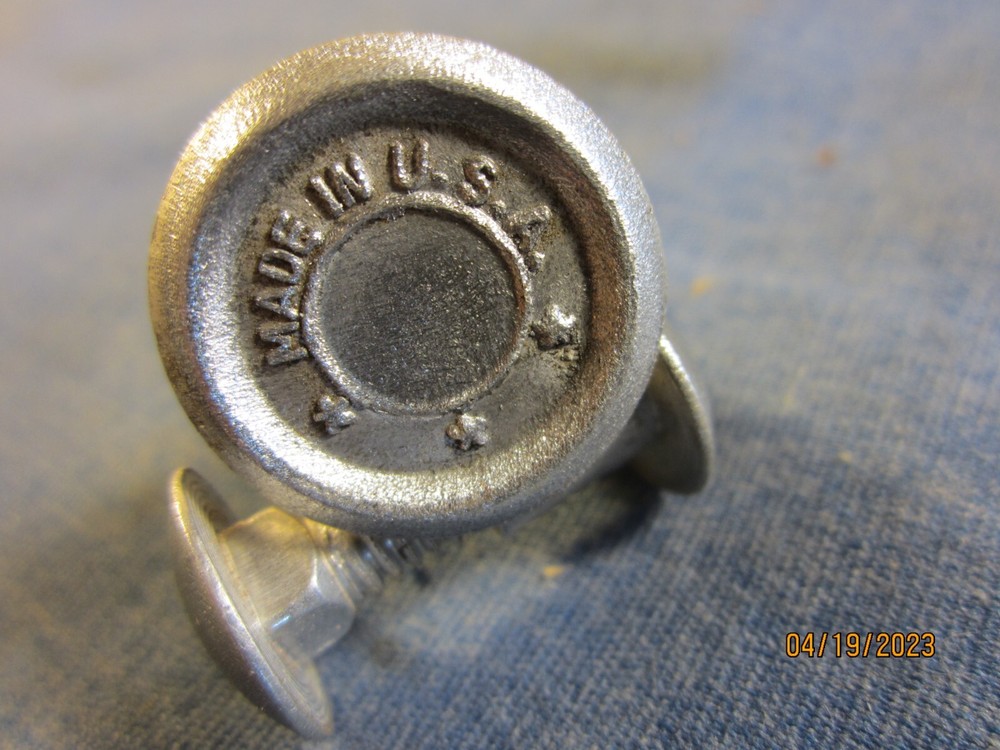Hand Saw Medallion & Screw (Sun)