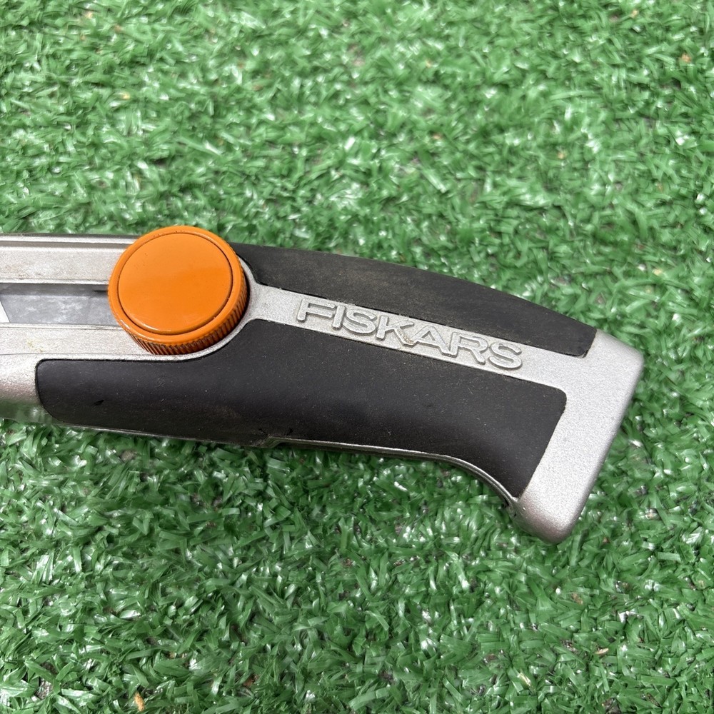 Fiskars Lockable Utility Knife