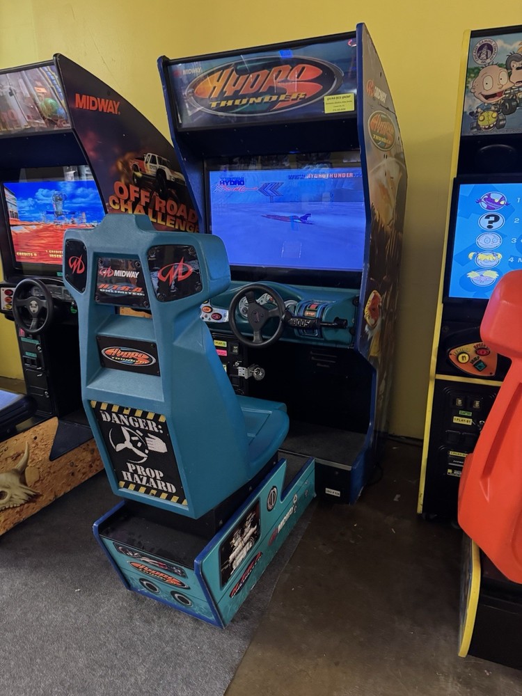 Midway Hydro Thunder Arcade Machine – 32” LED, Bill & Coin Acceptor – Works 100%
