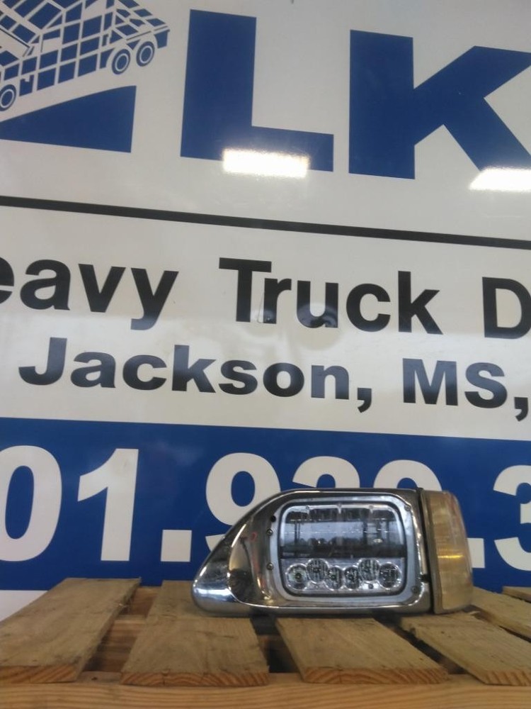 For 2005 INTERNATIONAL 9200I 2000-2005 HEADLIGHT Left , MS