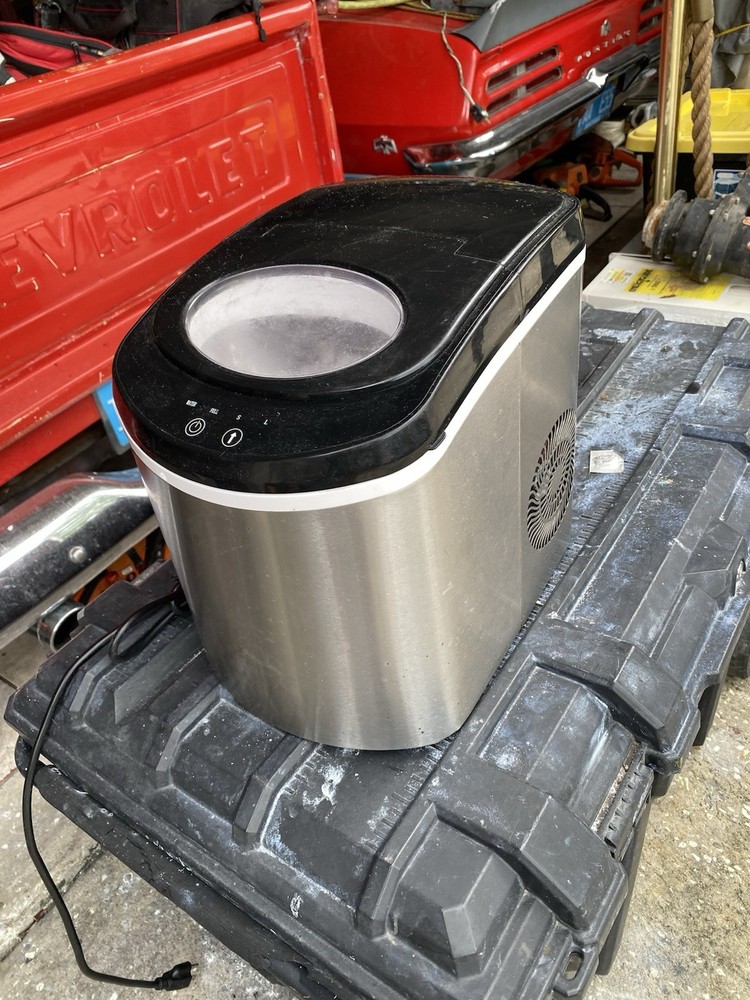 Intertek Counter Portable Home Ice Maker Model DBJ-12A Pre Owned Excellent!