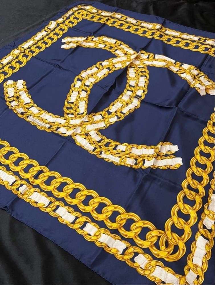 New CHANEL Chain Design Scarf