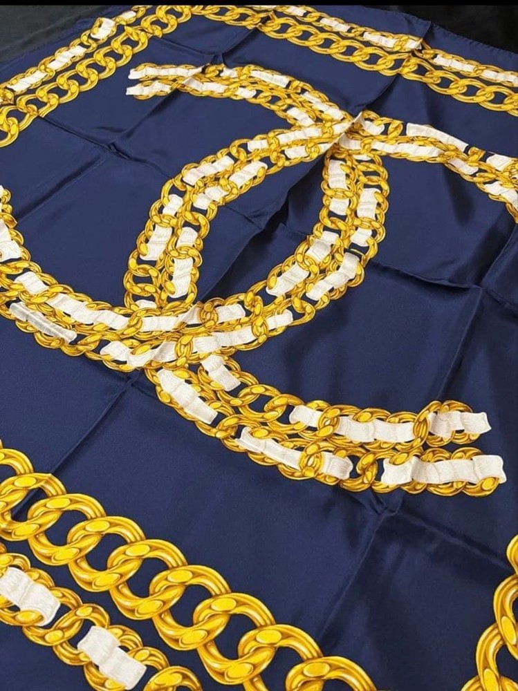 New CHANEL Chain Design Scarf
