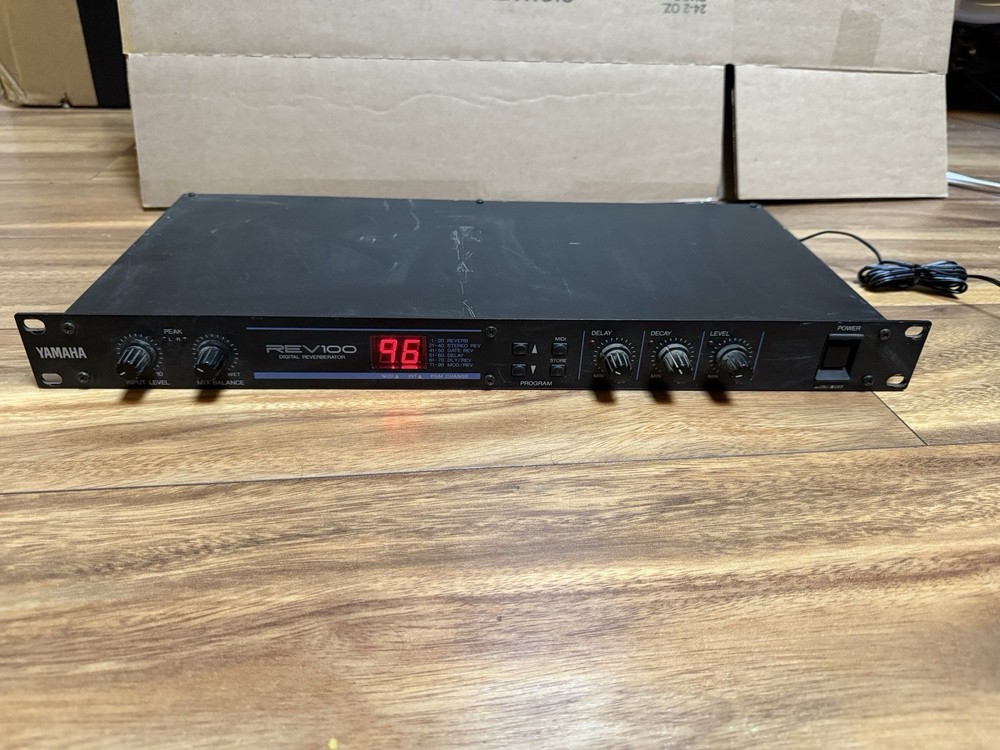 YAMAHA REV100 Digital Reverberator Effect Processor 2 Channel Reverb Rackmount