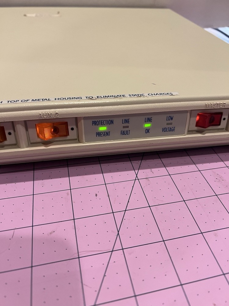 Vintage Tripp Lite CCI PLUS 6-12 Isobar Command Console Computer Power Supply