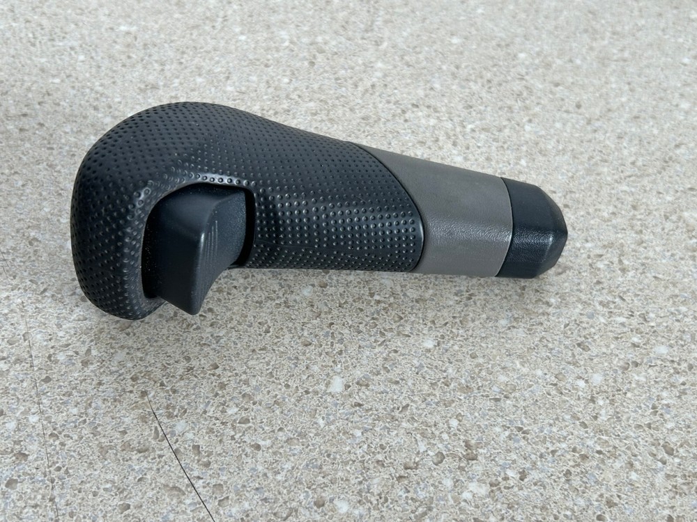 01-06 Mitsubishi MONTERO AUTOMATIC AT TRANSFER CASE SHIFT KNOBS 4X4 DARK GRAY