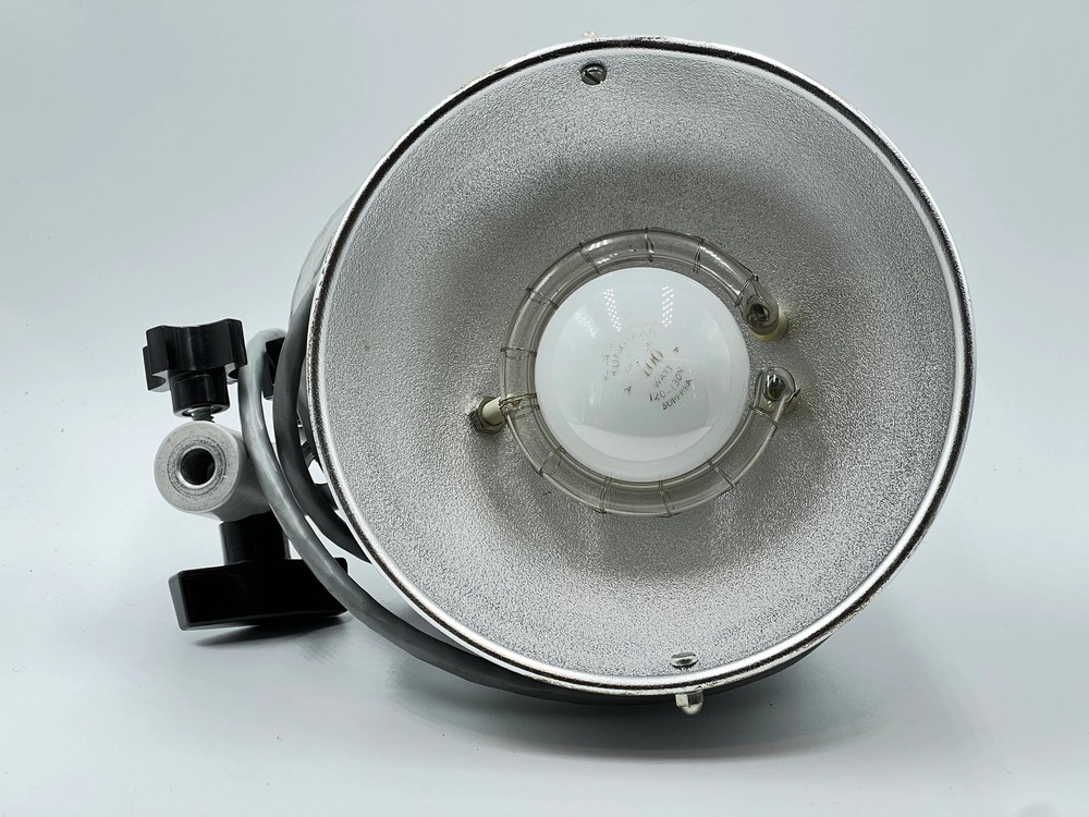 Used Novatron (3) Flash Head Lighting Kit w/Powerpack & Case