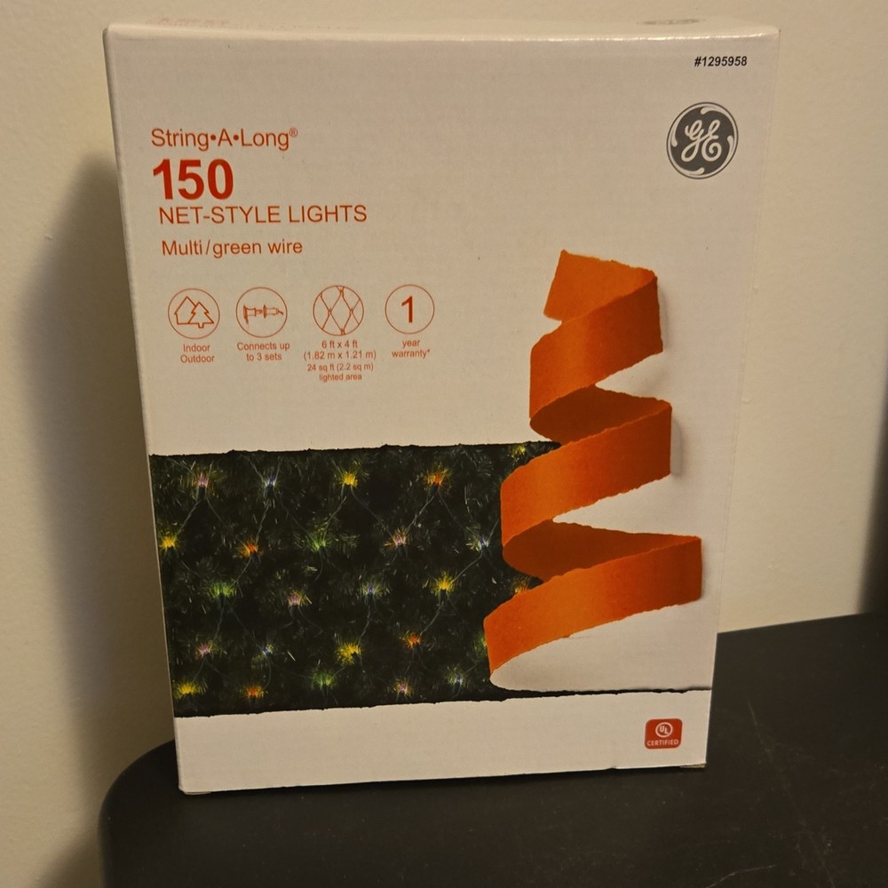GE String-A-Long 150 Net-Style Multicolor Lights Green Wire 6ft x 4ft