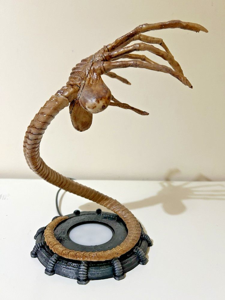 Alien Facehugger Lamp/Nightlight USB LED Remote Control 16 Colour