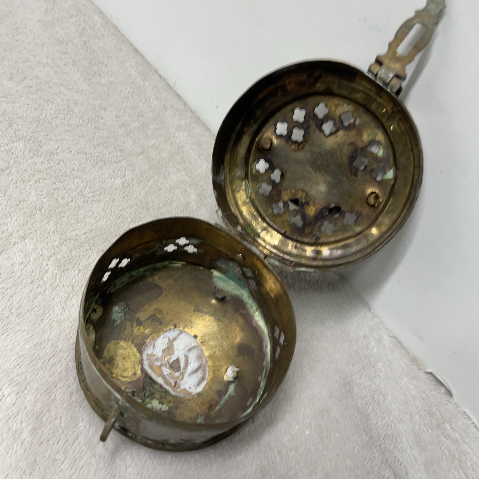 Vintage Brass Cricket Box Patina Footed Pierced Hinged Lid Handle Trinket Asian