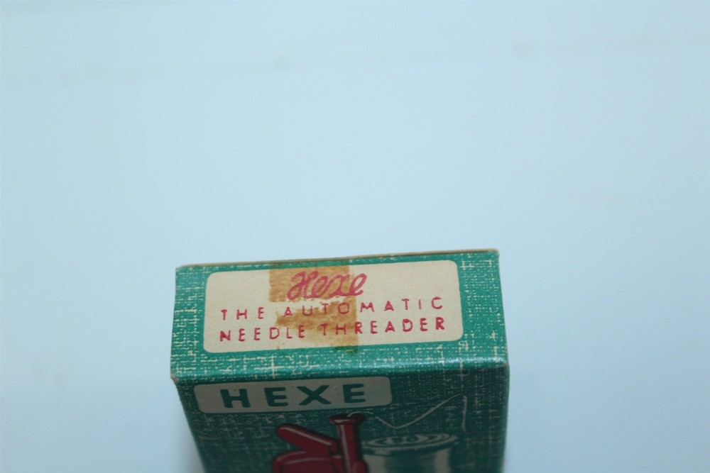 Vintage Hexe Automatic Needle Threader In Original Box