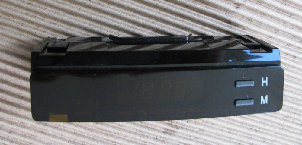 2003-2008 TOYOTA COROLLA DIGITAL CENTER DASH CLOCK