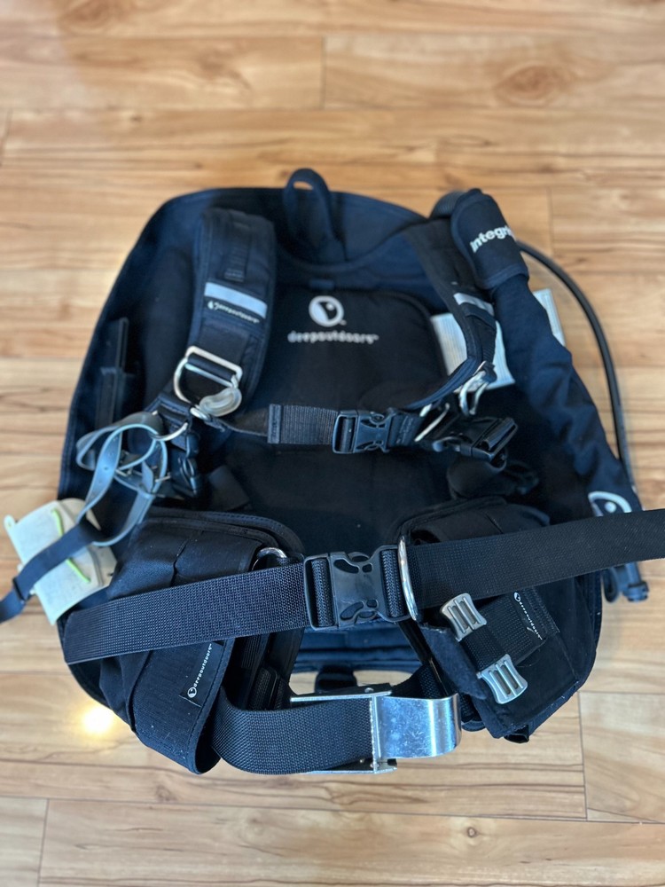 Deepoutdoors Deepwater Integrity Scube Dive Vest w/Extras