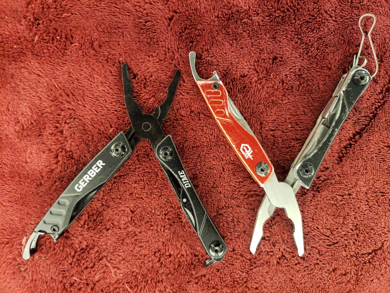 🔪🔪 Lot of 2 Gerber Multi Tool Dime multiplier Black & Red