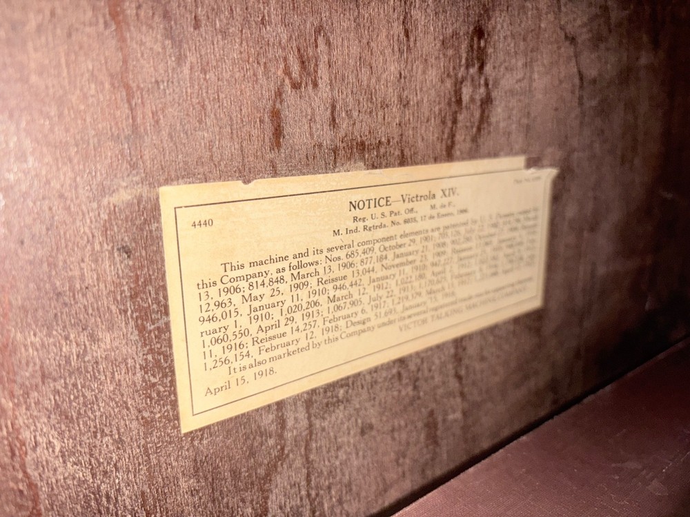 Victor/Victrola Phonograph