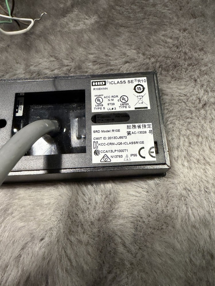 HID iCLASS SE R10 Mini Mullion Reader Pre-owned