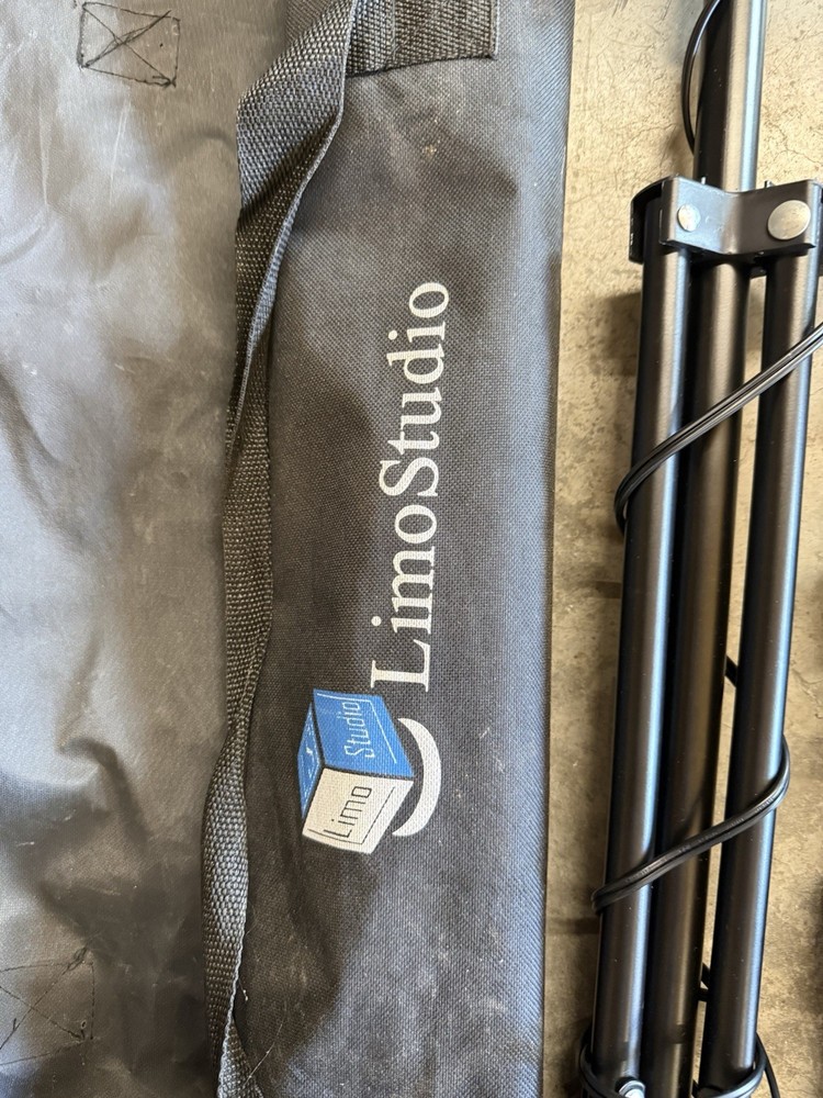 Limo Studio Continuous Lighting Kit Portable Umbrellas Light Stands AC-Powered