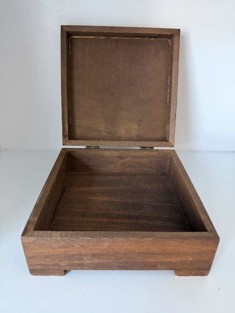 Vintage Small Box With Needlepoint Top