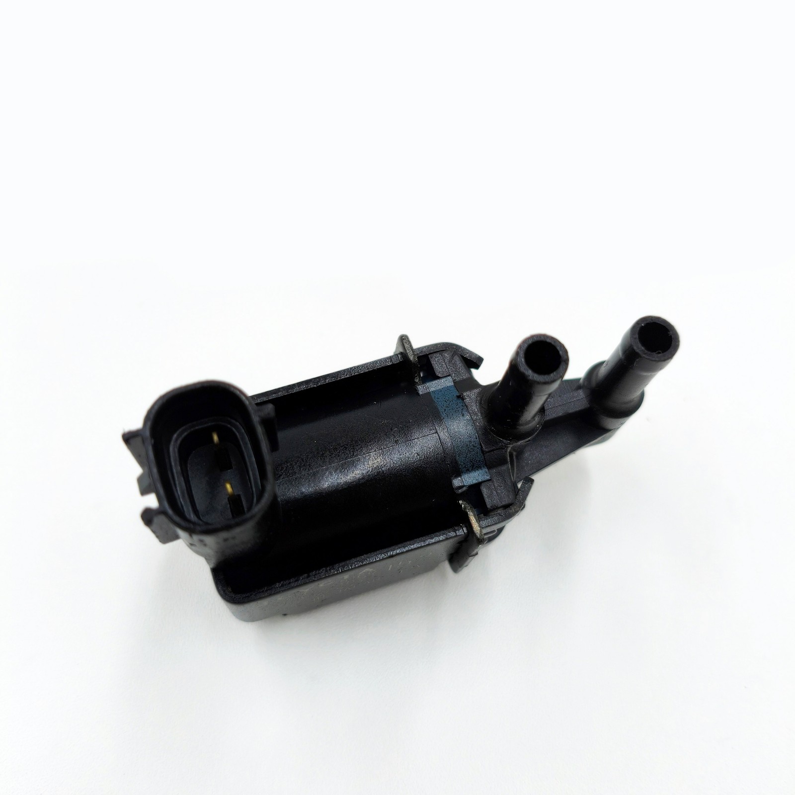 OEM For Toyota 25860-75160 Vapor Canister Purge Solenoid Switching Valve