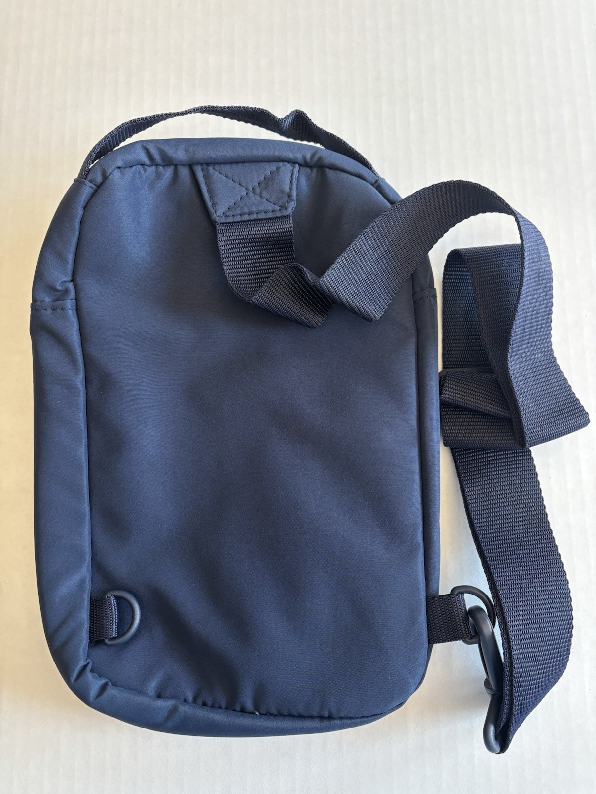 DVC Member 2025 -Disney Vacation Club Crossbody Bag Mickey &Minnie - BRAND NEW!