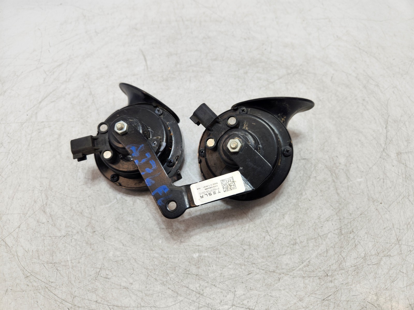 ✅ 21-23 OEM Tesla Model S Low Hight Dual Tone Horn Signal Assembly W/ Bracket