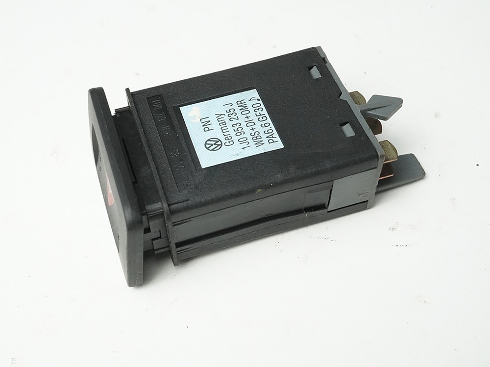 1999 - 2006 Volkswagen Golf Hazard Emergency Light Control BuTTon Switch OEM