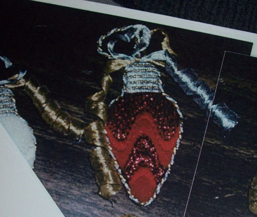 1998 HOLIDAY LIGHT BLUB Hand Painted Needlepoint Canvas w/ Instructions ~ RED