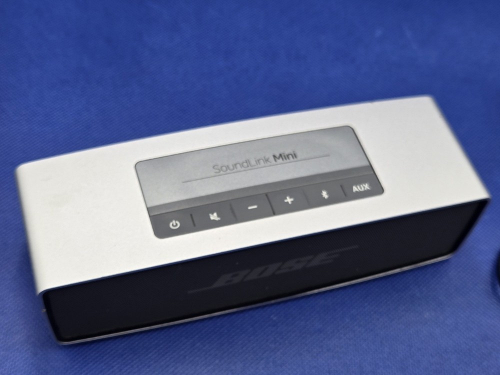 Bose SoundLink Mini Portable Bluetooth Speaker Silver w/ Charging Dock (TESTED!)