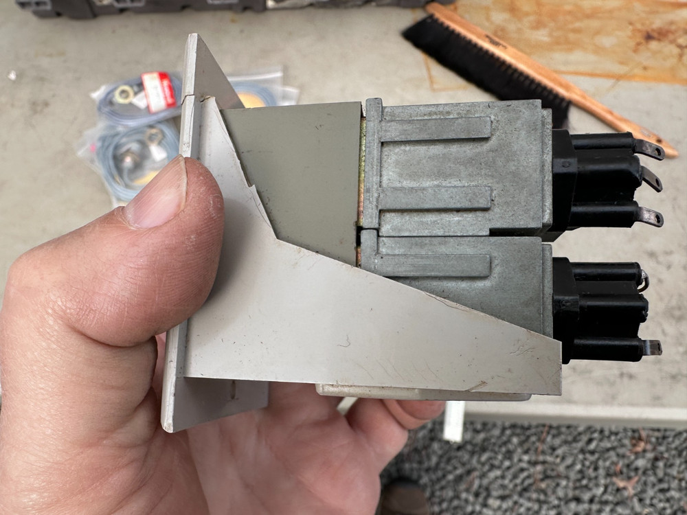 REDINGTON COUNTERS F8-5206, 24 VDC