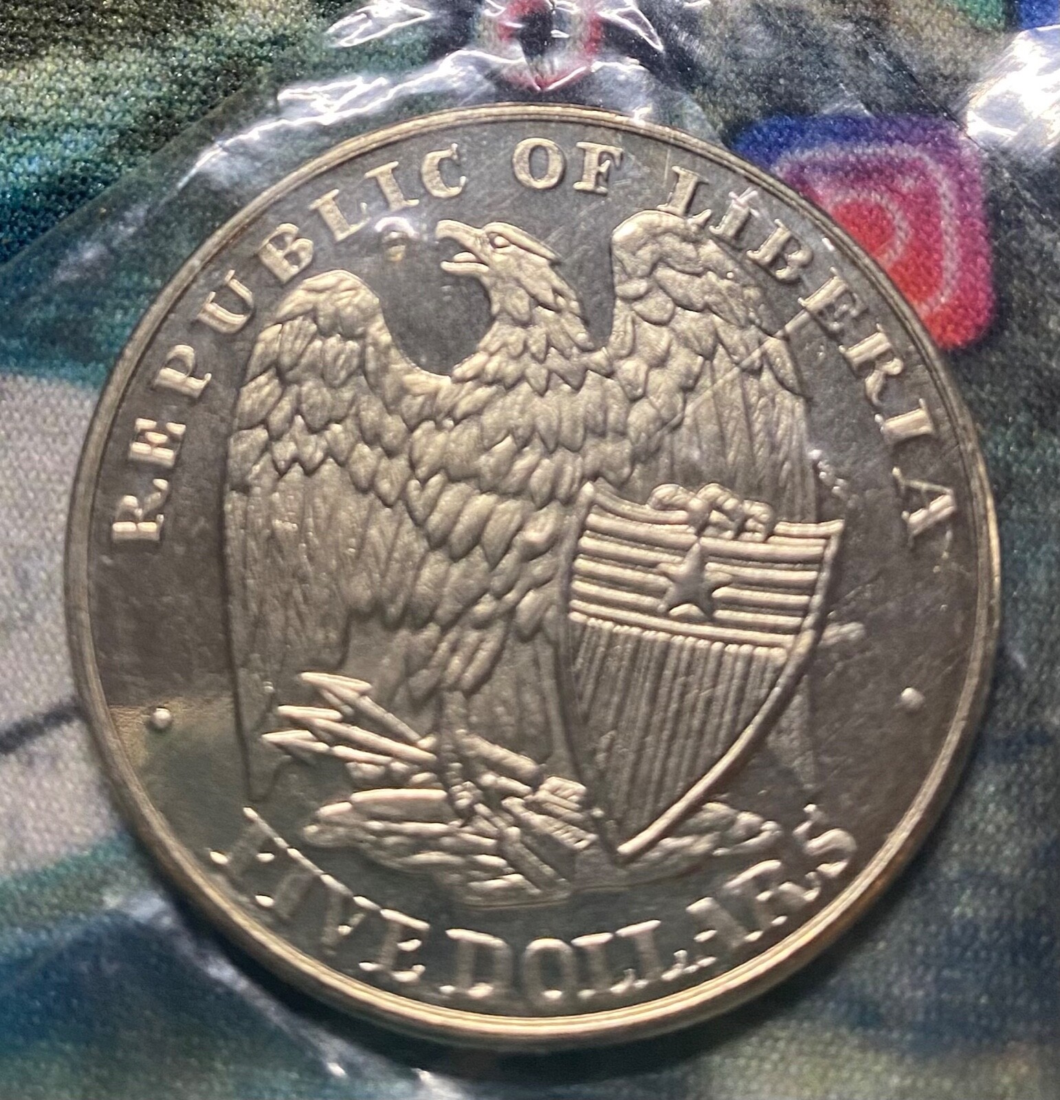 REPUBLIC OF LIBERIA 5 DOLLAR 2001 COIN 4 COINS