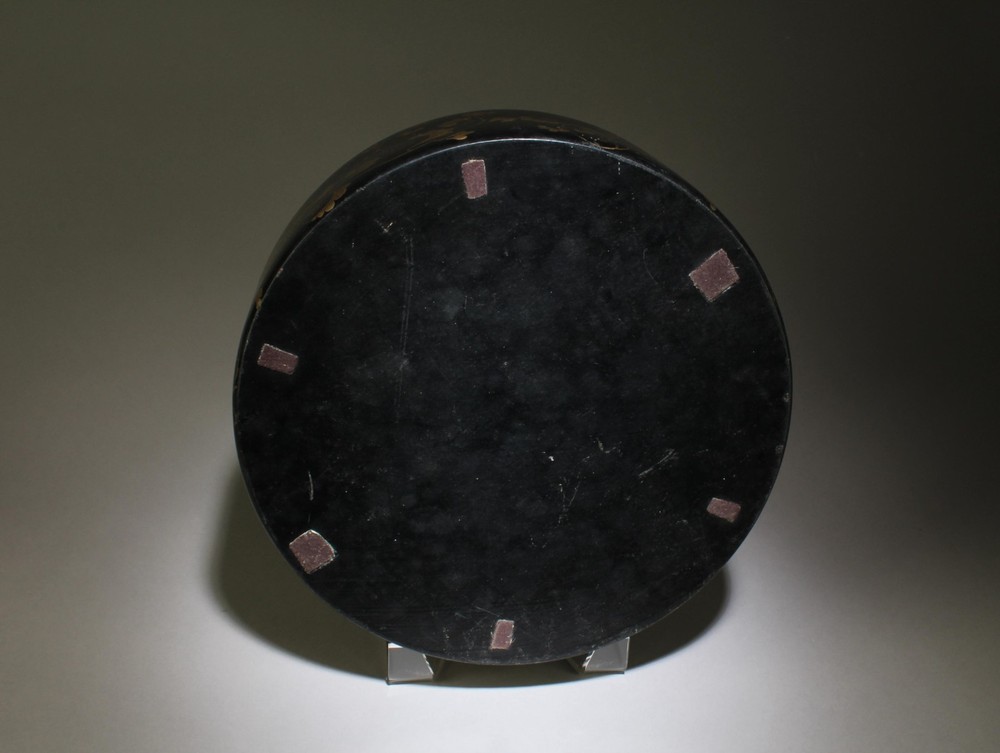 A Round Lacquer Container