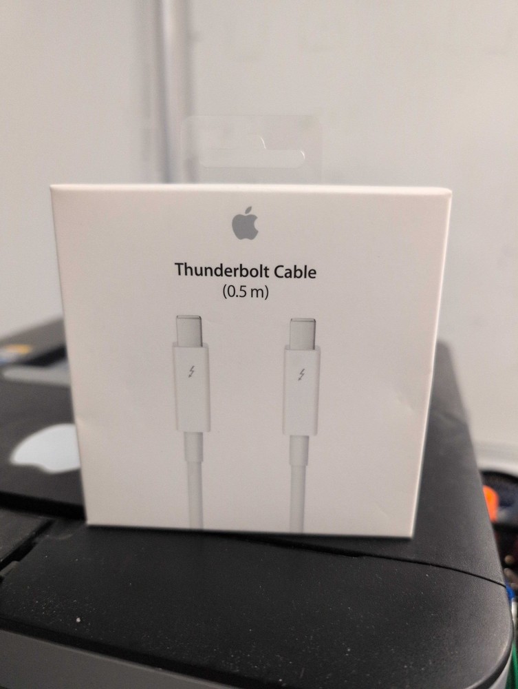 Open Box Thunderbolt Cable  (0.5 m) Apple