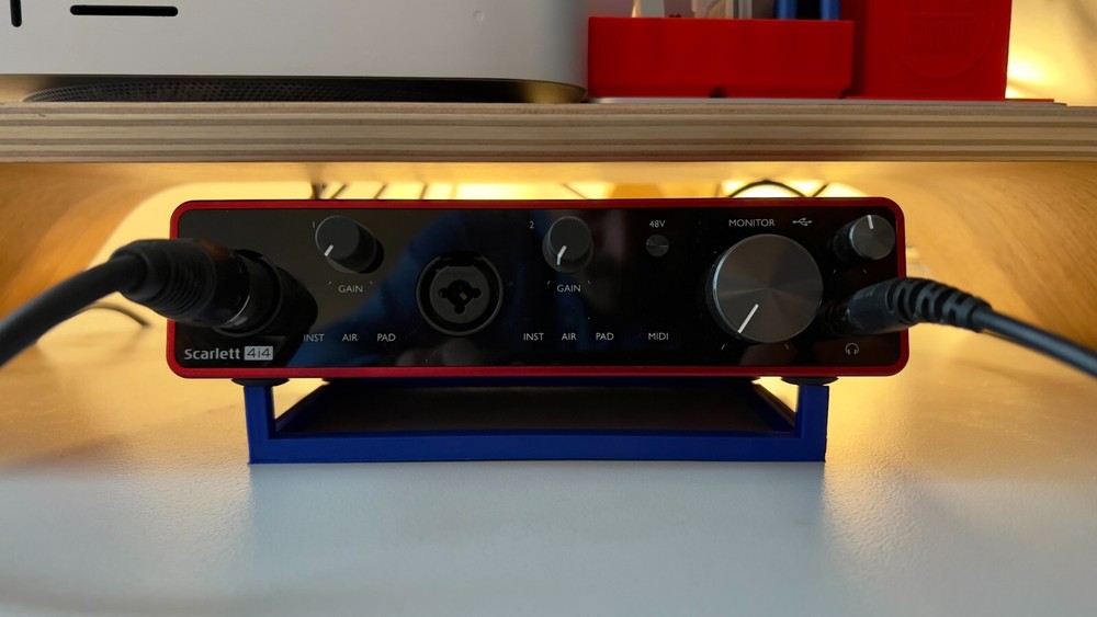 Convenient Angled Stand for Focusrite Scarlet 4i4 Audio Interface *Black*