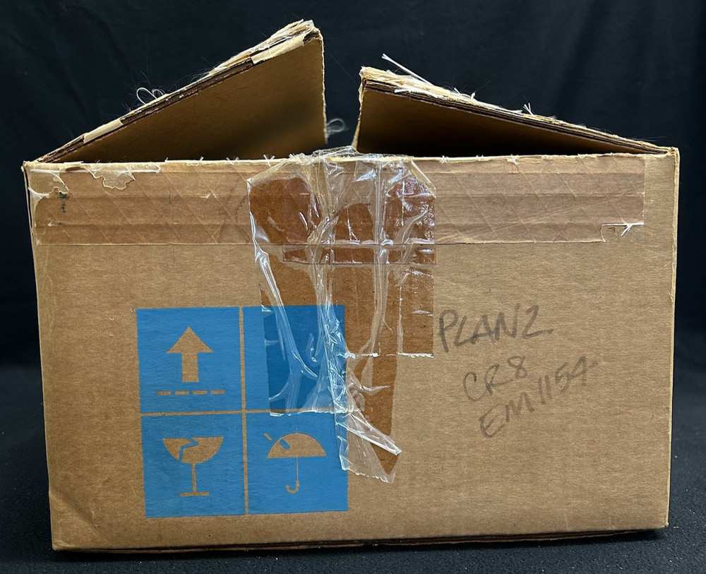 McIntosh CR8 Remote Area Controller with Remote in Original Box