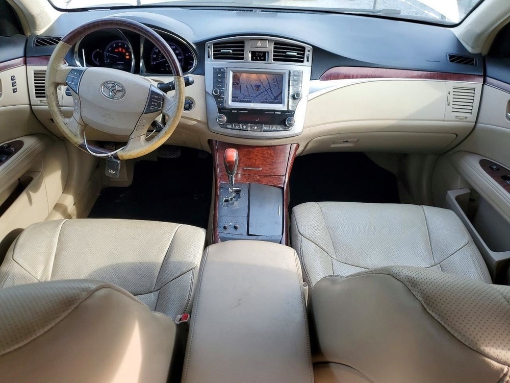 AVALON 2011 Glove Box 5021925