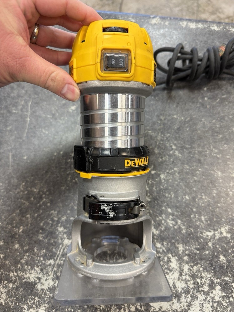 DeWalt DWP611 Corded 1.25 HP Max Torque Compact Router - NICE!!!~