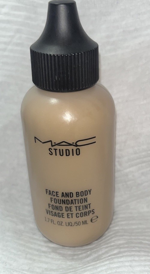 MAC Studio Face & Body Foundation C3 Boxless 1.7 Oz