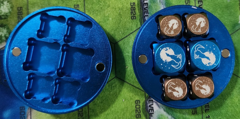 CATALYST: BattleTech LosTech Dice Puck - Camancho's Caballeros