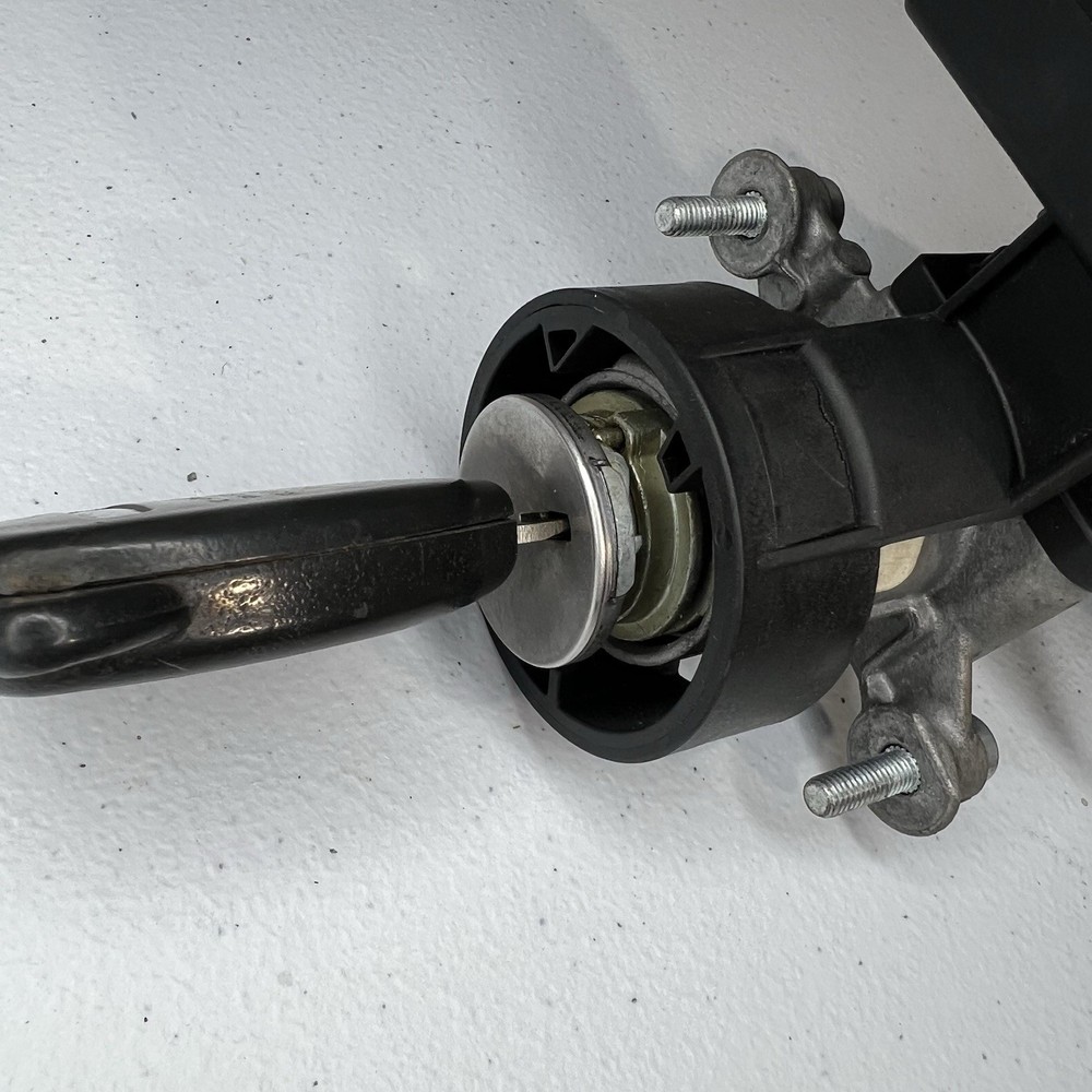 05-08 Chrysler 300 Entry Ignition Switch Receiver Module Node W/ Key 56038665AS