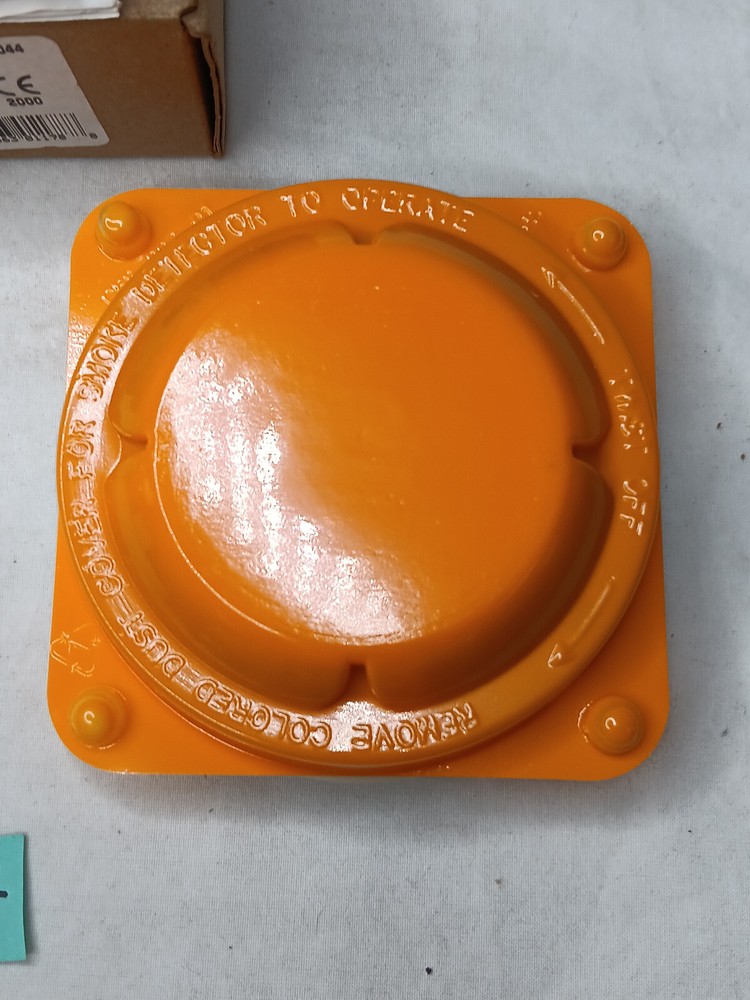 SYSTEM SENSOR 2251 smoke detector *Wrong Box*