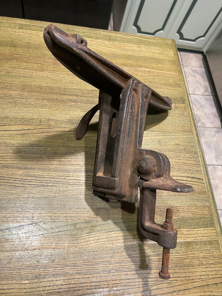 Vintage Disston 3D Saw Vise